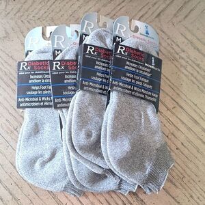 Diabetic socks size M NWT 🤍